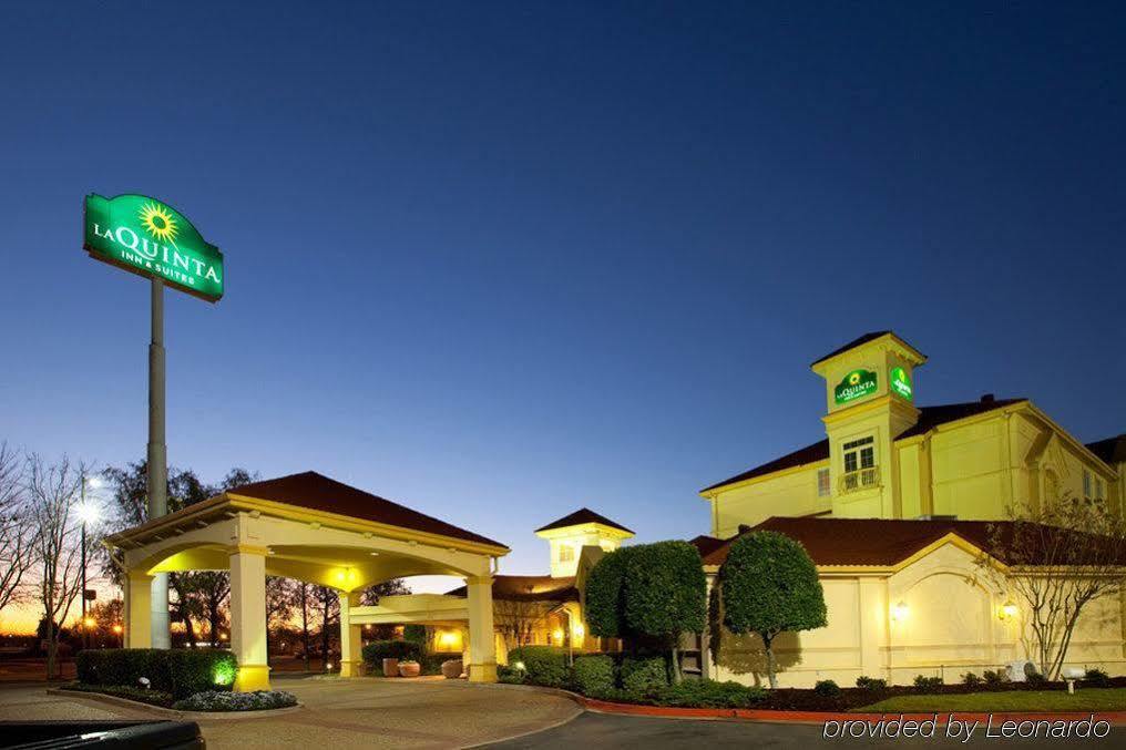La Quinta By Wyndham Alexandria Airport Hotell Exteriör bild